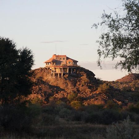 Karivo Hotel Windhoek Buitenkant foto